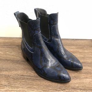 Veronica Beard Wells Snake Embossed Leather Pull On Ankle Boots Indigo Sz 8.5